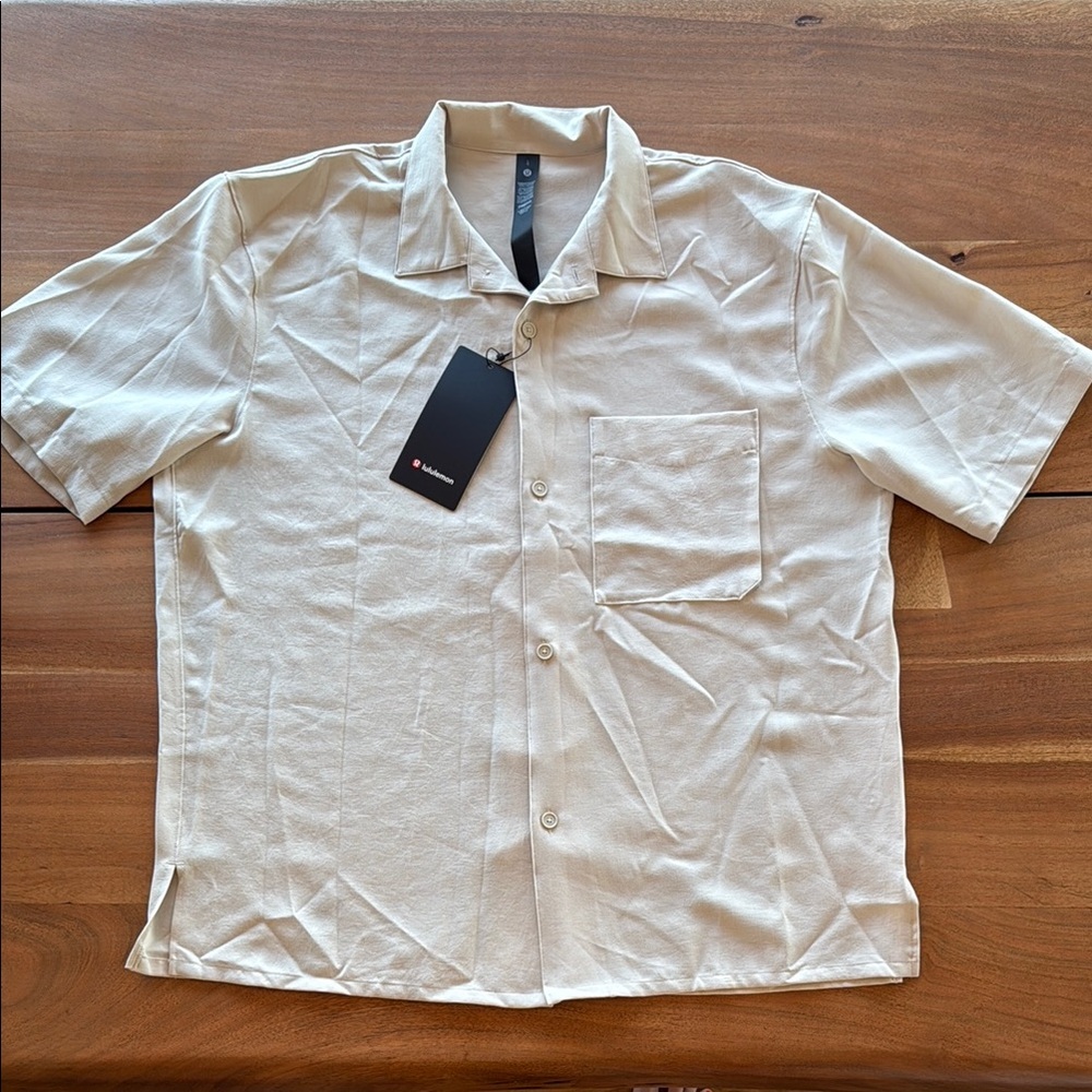 lululemon Athletica Men's lightweight camp collar button-up